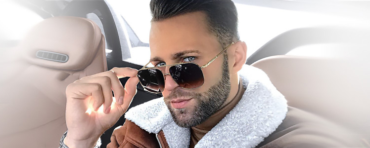 What's the difference between a sugar daddy and a Splenda Daddy?